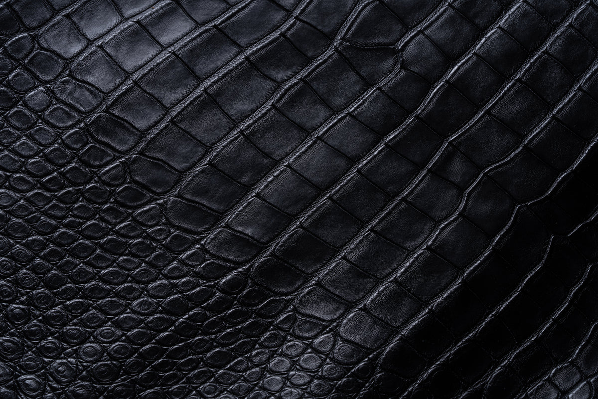 Rio Clutch in Black Alligator