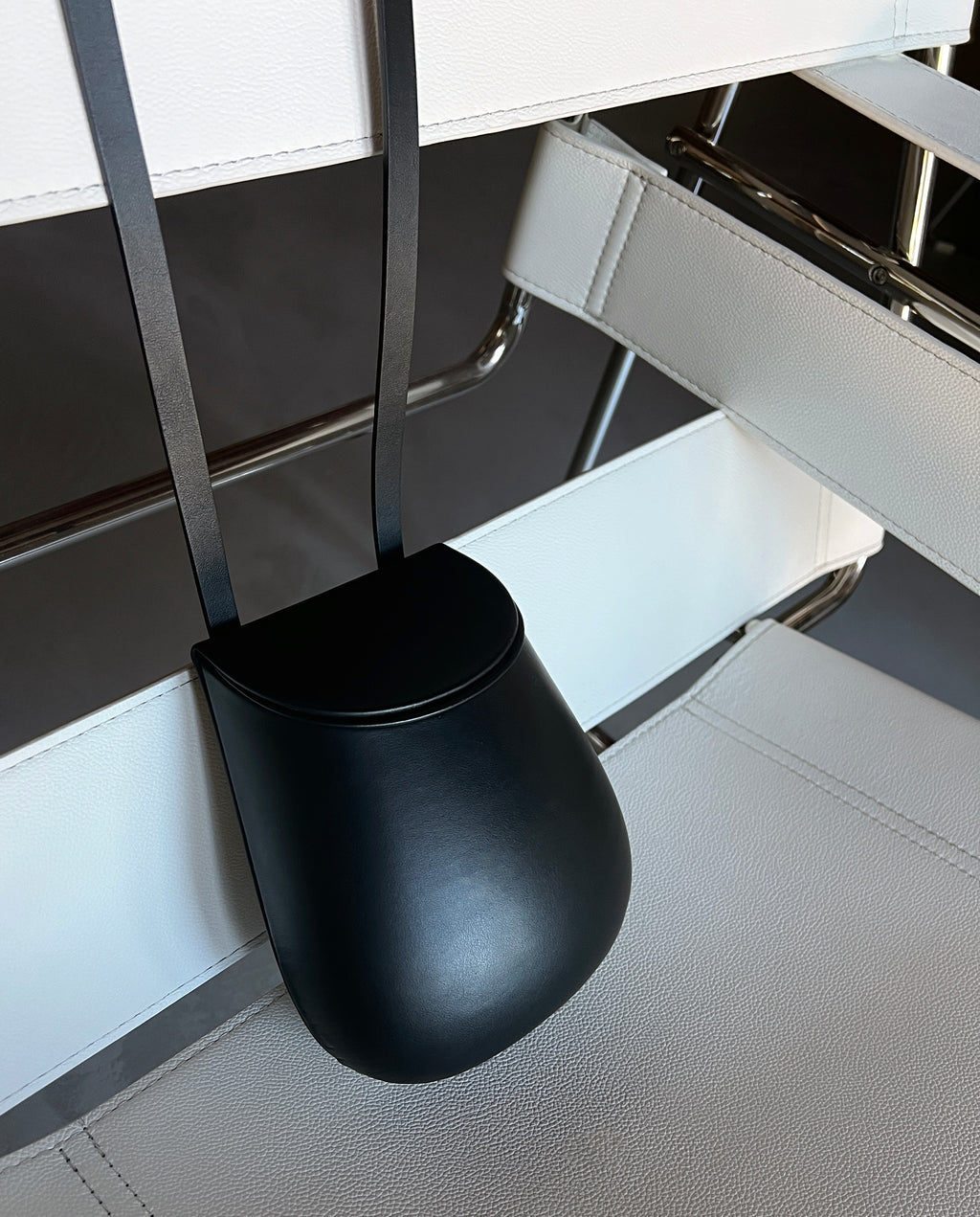 Florero Bag in Black Calf Leather